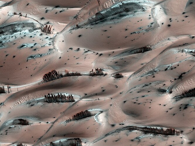 Dark_Sand_Cascades_on_Mars (1)