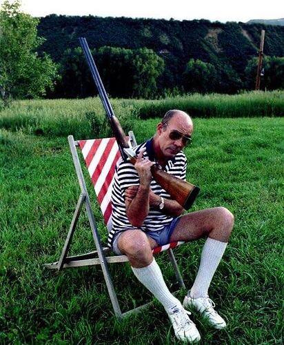 hunter-s-thompson-shootin-stuff-80s-90s-v0-vd2adkd6dhgd1
